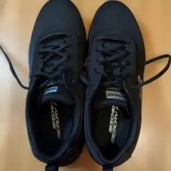SKECHERS メモリーフォーム ブラックスニーカー