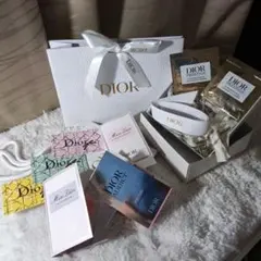 Dior ディオール 新品未開封！ベア フィギュア セット アロマストーン Dior ディオール 新品未開封！ベア フィギュア セット アロマストーン