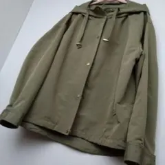 GU.ジーユー.レディース.マウンテンパーカー.カーキ.LLサイズ