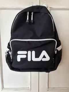 美品✨FILA 黒 リュックのサムネイル