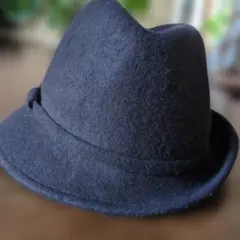黒のウールフェルトハット