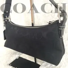 【美品 人気！】コーチ　ワンショルダー　チャーム付き　シグネチャー　ブラック