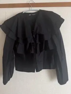 ZARA フリル付きブラック長袖シャツ