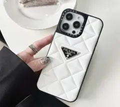 ラスト一点！PRADA ホワイトキルティング　白　iPhone15ケース