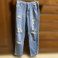 ライトブルー　ダメージ　デニムパンツ