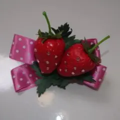 Shirley Temple シャーリーテンプル いちごブローチ ストロベリー