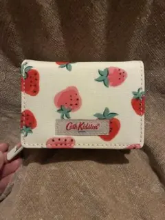 Cath Kidston いちご柄 三つ折り財布 キャスキッドソン