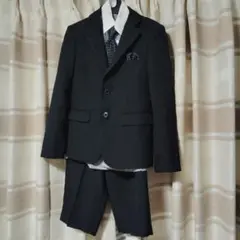 子供用スーツセット　130サイズ　黒　ストライプ柄 オリバーハウス