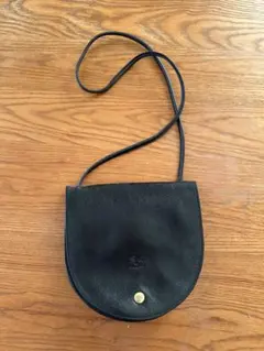 美品 イルビゾンテ ショルダーバッグ クロスボディ 三日月 ロゴ シボ革 