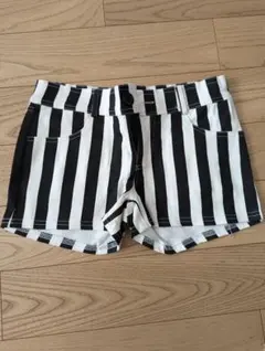 ストライプ ショートパンツ ブラック・ホワイト １着