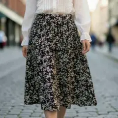 大人可愛い♪ 小花柄 フレア 膝丈スカート（ブラック）フェミニン