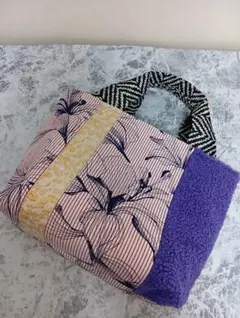 異素材のMediumトートバッグ