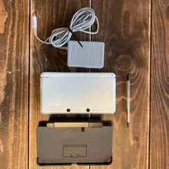 ホワイト ニンテンドー3DS 本体 ACアダプター、タッチペン、充電台付
