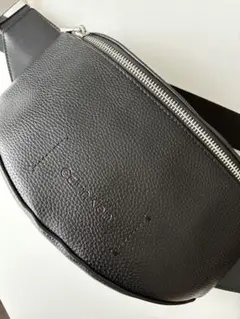 Calvin Klein ブラックボディバッグ
