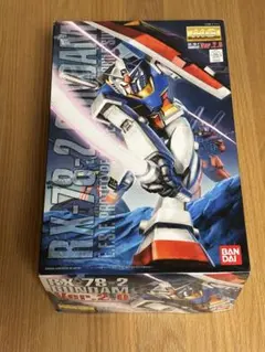 バンダイ　MG 1/100 RX-78-2 ガンダム ver.2.0 ガンプラのサムネイル