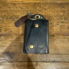 イルビゾンテ キーケース ネイビー