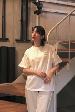 能年 玲奈さん　T シャツ Lサイズ