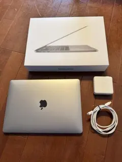 MacBook Pro 32GB 512GB i7 13インチ 2020