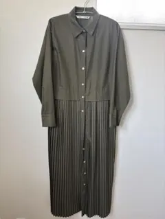 オリーブ色 プリーツデザイン ワンピース