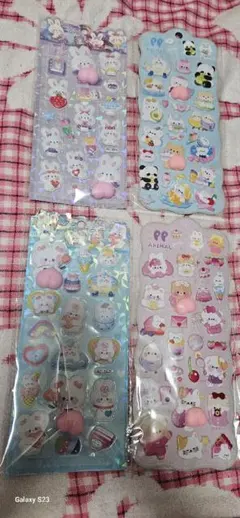 SNSで話題のおしりぷにぷにで立体になったシール４セット