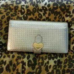 サマンサタバサ　長財布　ゴールド　送料込み！！