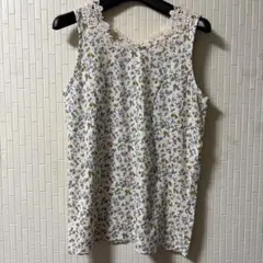 襟元前後に豪華レースが付いタンクトップ(新品未使用)