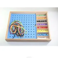 モンテッソーリ 平方根板 ♪大♪ 木製ペグボードとペグ Montessori