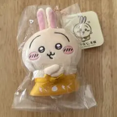 ちいかわ　もぐもぐ本舗　店員さんなマスコット（うさぎ）