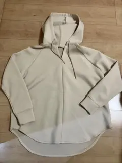 OMNES ベージュ フード付きパーカー
