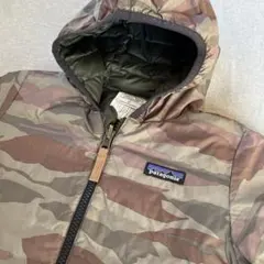 patagonia 迷彩柄フード付きジャケット 4T