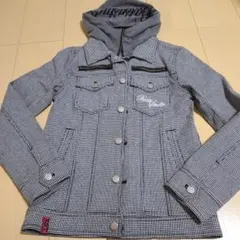 Item thumbnail for item f60ab5b8-73dc-4bf6-a5df-cf1f1f5ba3a2