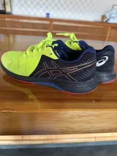 ASICS 蛍光イエロー ネイビー スニーカー　サイズ23.5センチ