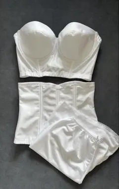 【新品同様】タムラ●ブライダルインナー3点セット【ストラップ・パット付き】