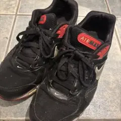 三*つ様 Nike Air Max ブラック/レッド
