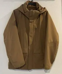 ユニクロ　ハイブリッドダウンアウター