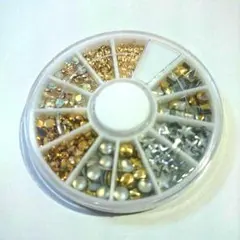 ケース付ネイルパーツセット 全部で約450個