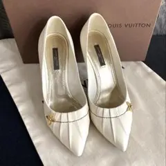 LOUIS VUITTON 美品 パンプス アイコンつき レザー アイボリーのサムネイル