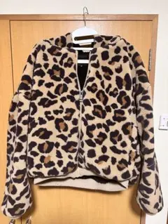ヒョウ柄ボアジャケット