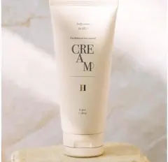 Her lip to SENSUAL RICH BODY CREAM