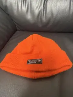 adidas original ビーニー　ニット帽　オレンジ