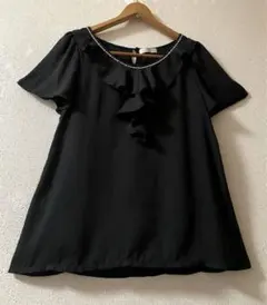 オンワード 樫山★美品、透け感のない裏地付きシフォン生地ブラウス、首元パール付き