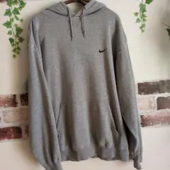 ナイキ NIKE ワンポイント 刺繍 スウェット プルオーバーパーカー M