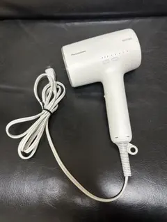 ❤︎1箇所小さい傷あり❤︎パナソニック ドライヤー ホワイト EH-NA0J