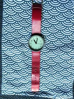 無印良品　ブラックレザーベルトアナログ時計 Amazon.co.jp: 20mm ブラック ナチュラルグレイン スリムライン