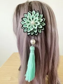 つまみ細工　アクセサリー　髪飾り　ブローチ ハンドメイド　和小物　タッセル　緑色