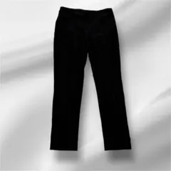 黒のスラックス ストレートフィット　シンプル　ブラック