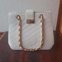 激安‼️早い者勝ち☆白☆チェーンバック☆オシャレ☆可愛い☆お上品☆ハンドバッグ☆
