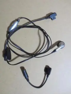 ガラケー携帯電話用イヤホンとイヤホンジャック(3.5mm)
