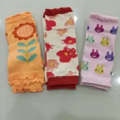 ベビーレッグウォーマー 3足セット　うさぎ柄　花柄　オレンジ