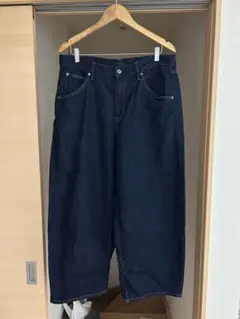 UNIQLO バギーカーブジーンズ丈短め 32のサムネイル